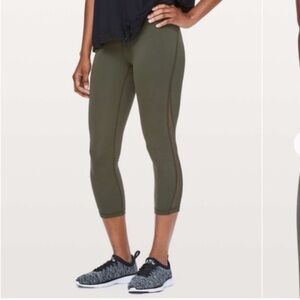 LULULEMON train times crop 21” in dark olive size 4